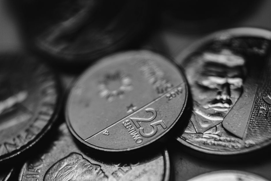 обе стороны монеты подготовлены для сравнения деталей